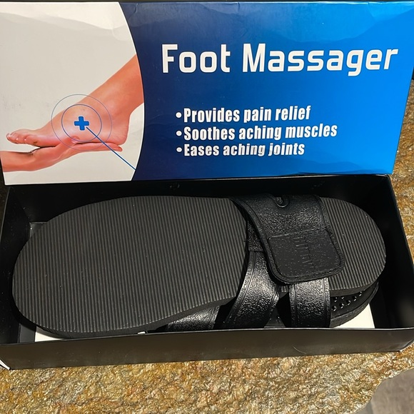 New HiDow AcuXPD TEMS device w/extra electrodes, and foot massaging flip flops - Picture 4 of 8